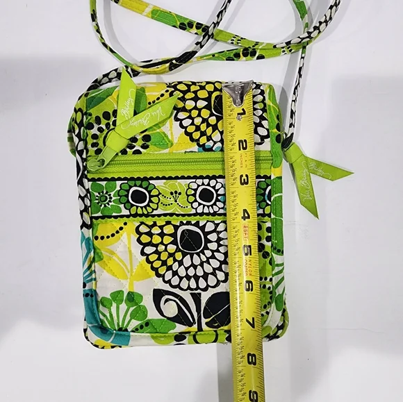 Vera Bradley Mini Hipster Limes Up Green Yellow Flowers Zip Crossbody Pouch EUC - Picture 2 of 6